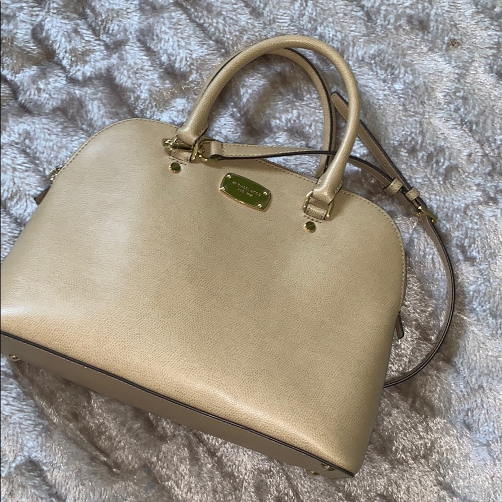 Michael Kors purse - Picture 1 of 4